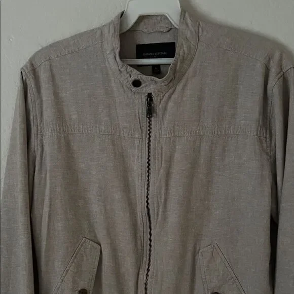 Like New! Banana Republic Linen-Blend Bomber Jacket in Sand in Size M